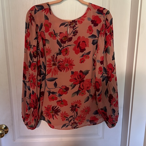 Women’s Dress shirt. - Picture 3 of 6